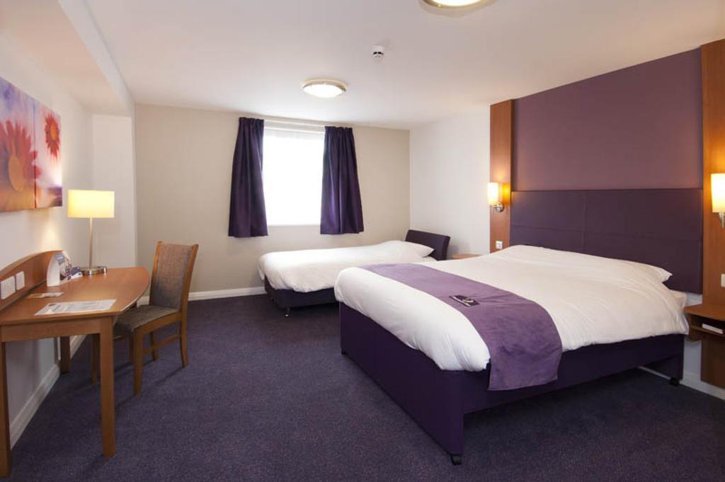 Premier Inn Derry / Londonderry Rum bild