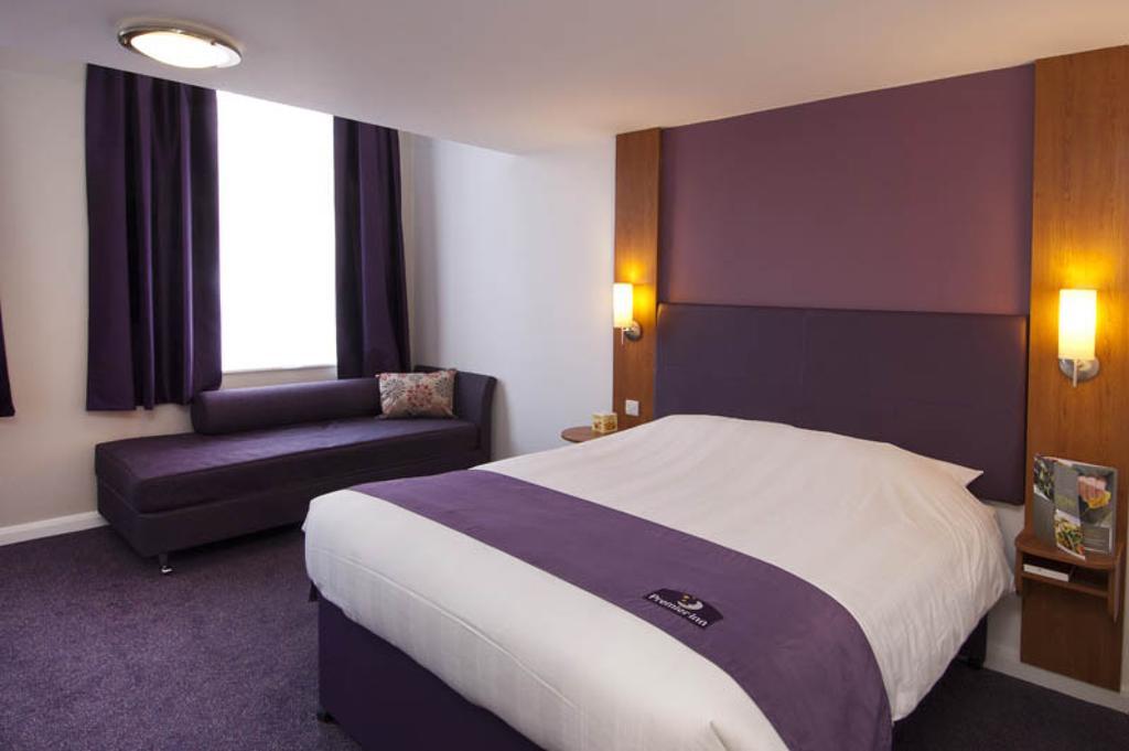 Premier Inn Derry / Londonderry Rum bild