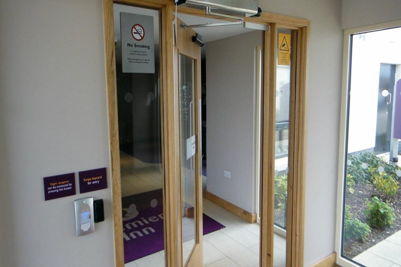 Premier Inn Derry / Londonderry Exteriör bild
